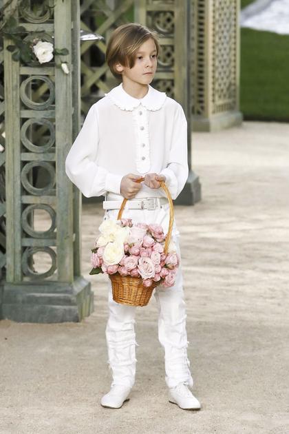 如何受邀参加香奈儿时装秀,怎么参加香奈儿的活动