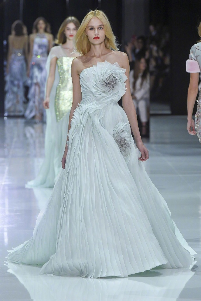 2018春夏时装周valentino,2017春夏高定时装周dior