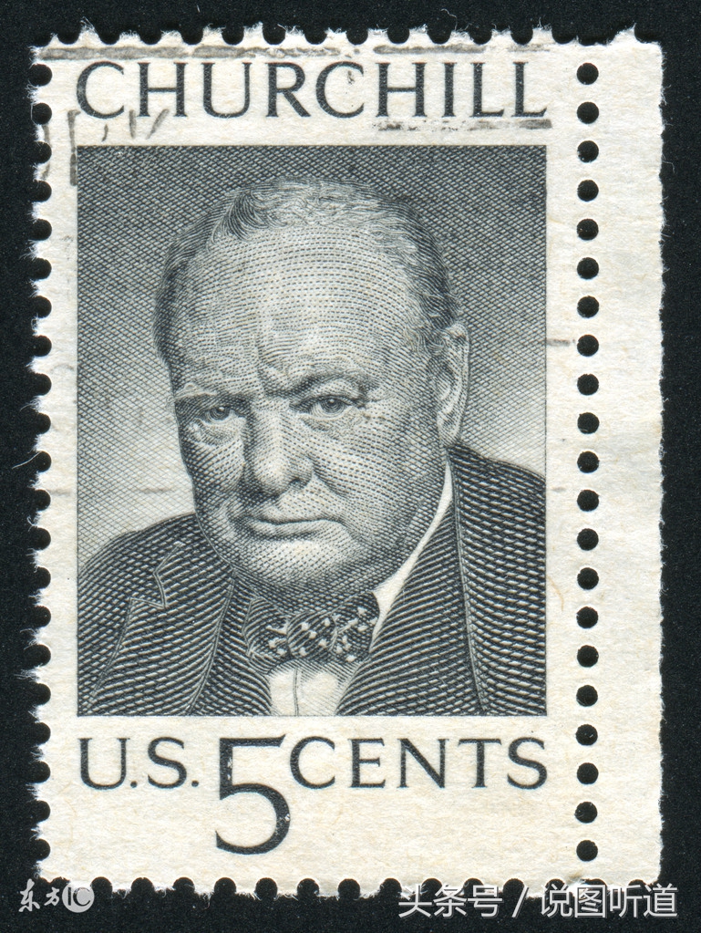 摄影师抢了英国首相嘴里的香烟,抢完还没跑