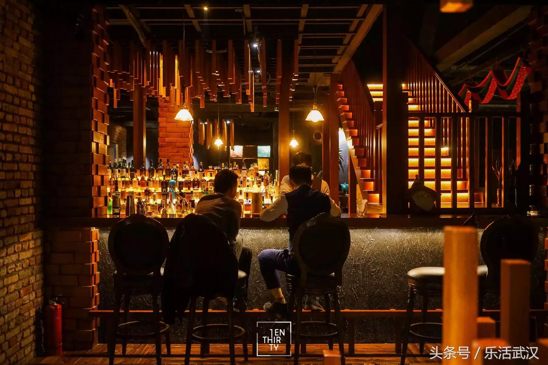 去酒吧点鸡尾酒推荐,去酒吧什么鸡尾酒好喝