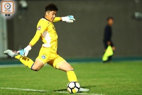 国足u23门将客串中锋,国足u23对阵韩国u23上阵门将