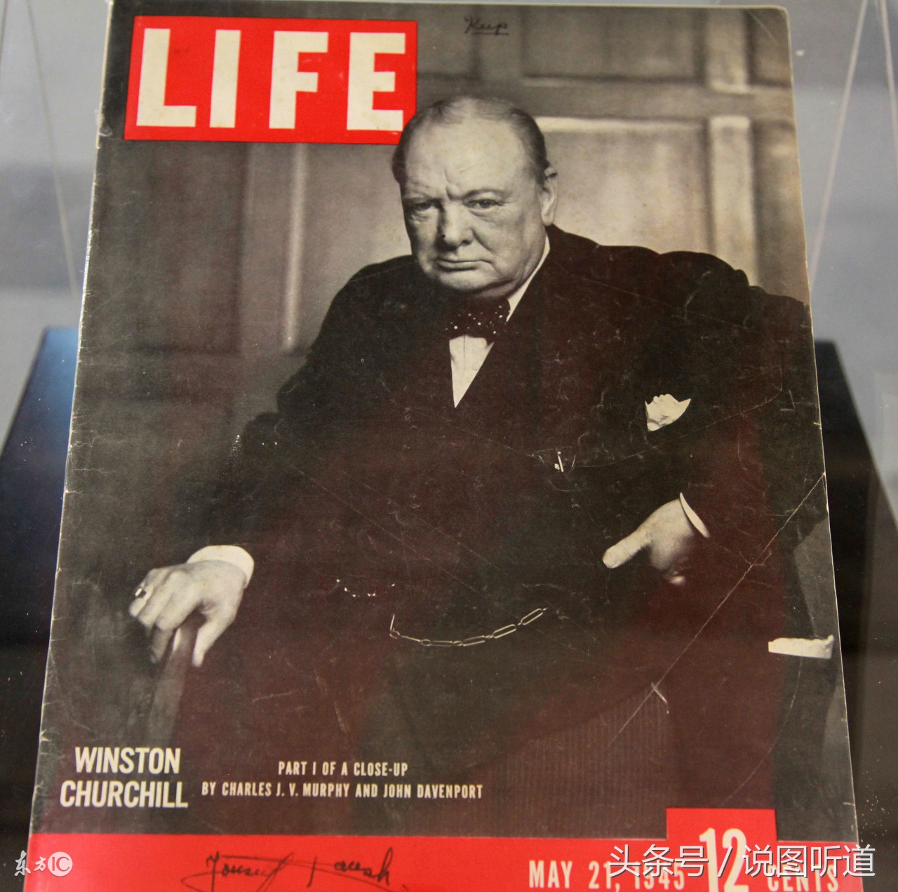 摄影师抢了英国首相嘴里的香烟,抢完还没跑