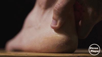 足球技巧练习,足球球鞋顶脚趾解决方案