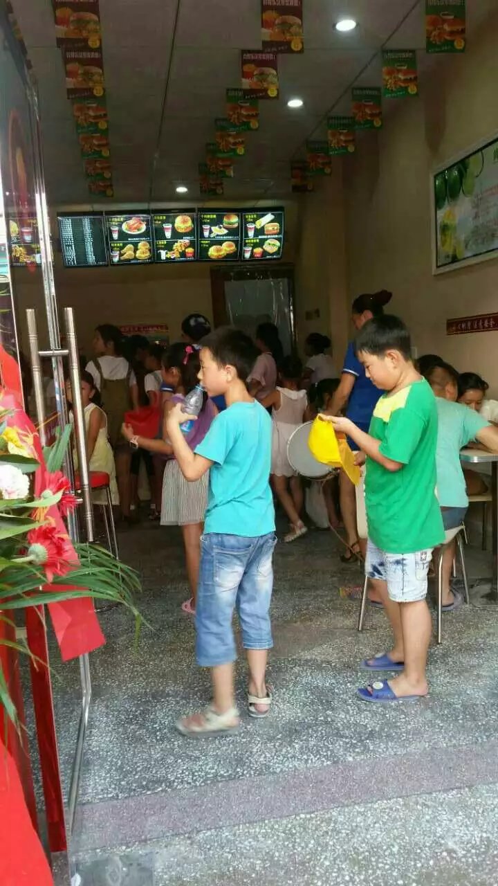 肯德基风味炸鸡加盟总部,肯德基风味炸鸡摆摊