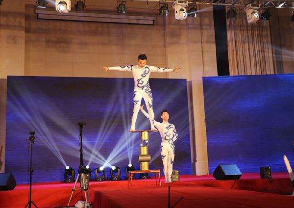 行动铸梦想引领新征程扬速集团2018年年会暨会员答谢会圆满举行