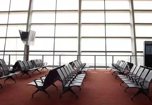 第一次坐飞机要注意什么搞笑版,孩子第一次坐飞机注意事项