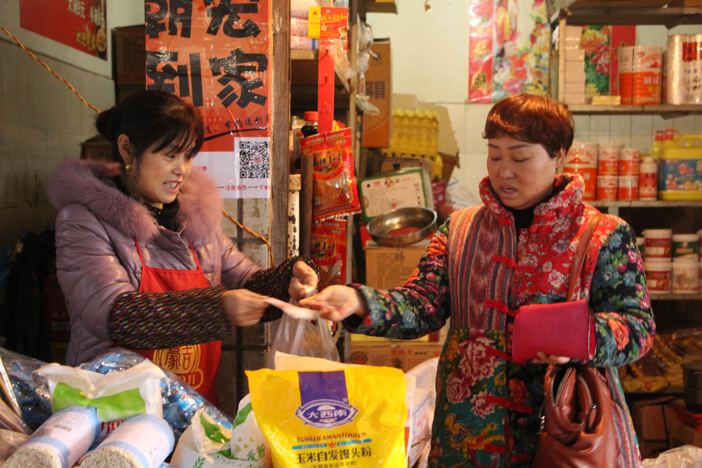 罗姐从事家具行业30年,罗姐一年收入多少钱