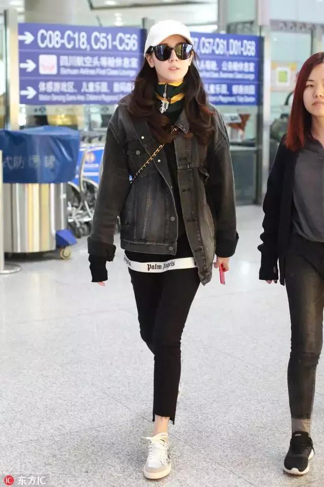 杨幂和热巴穿同款连衣裙,从杨幂赵丽颖到热巴肖战