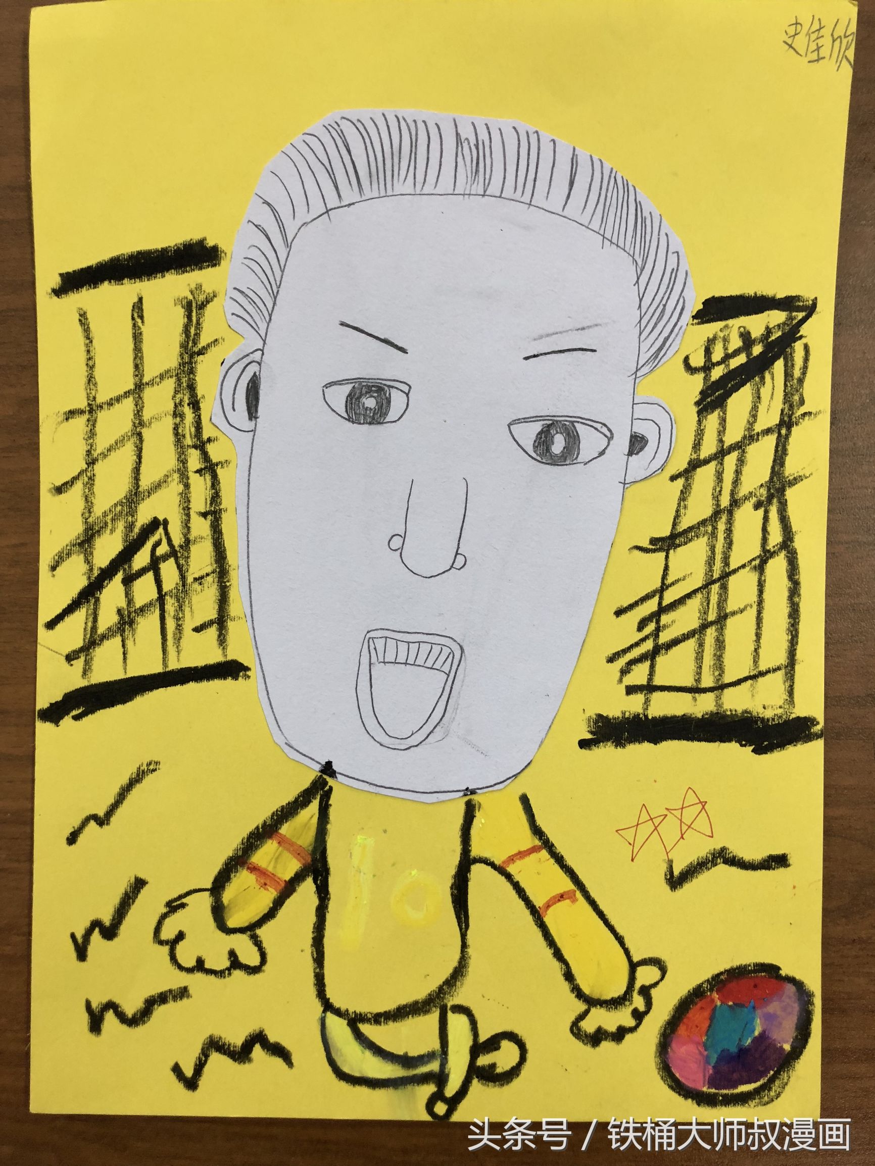 毁童年漫画：小学生画出来的梅西是怎样的？五花八门，笑岔气了