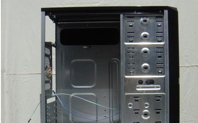 2022电脑主机组装推荐清单,电脑主机和显示器组装全过程