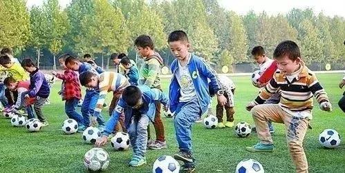 校园足球生命力在于体教结合,校园足球不要有球可踢