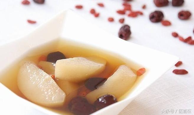 喝冰糖雪梨的一些禁忌，你知道几个？晚上喝冰糖雪梨会胖吗？
