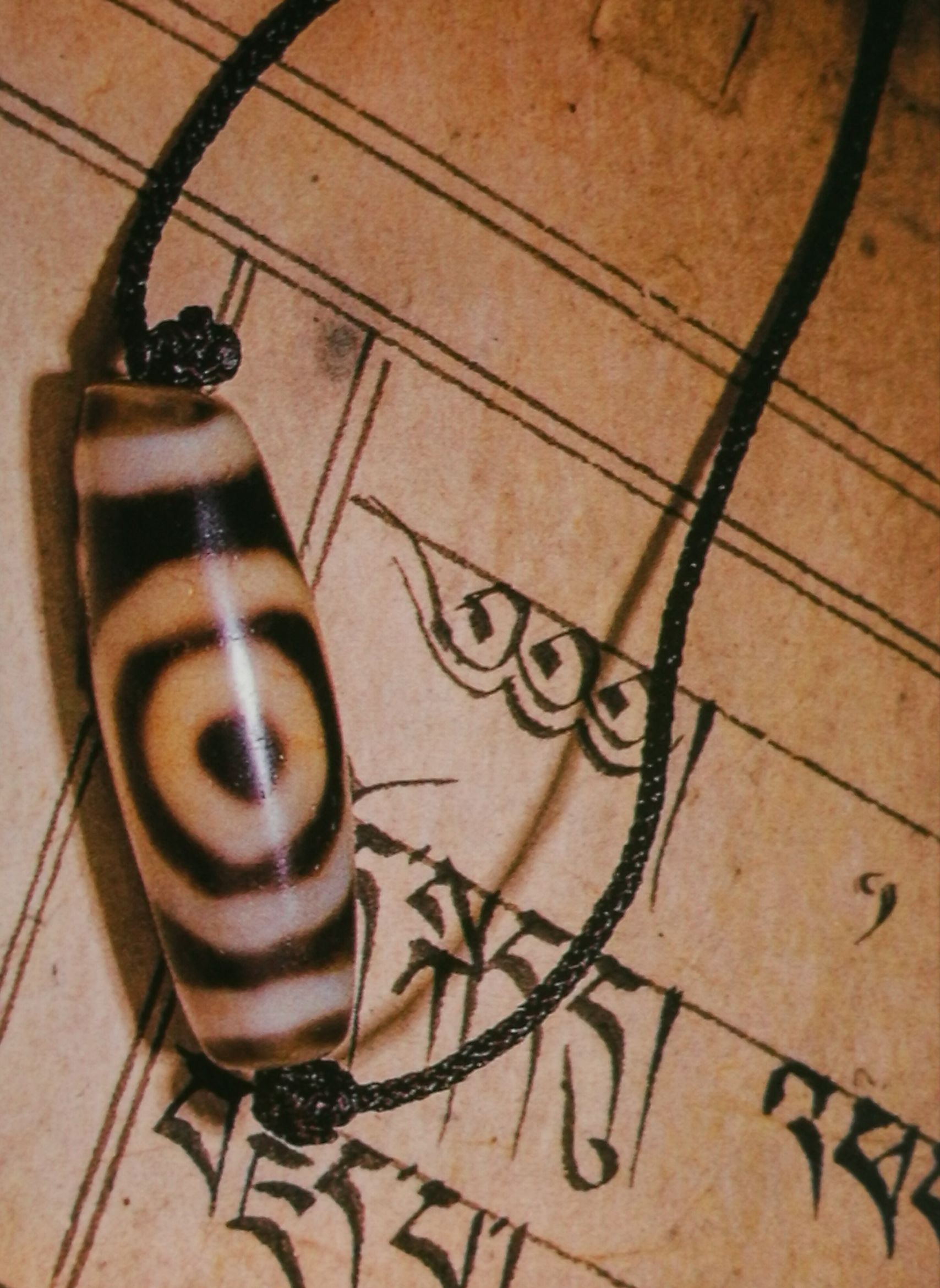 天珠最简单的鉴别方法,天珠鉴别及佩戴功效