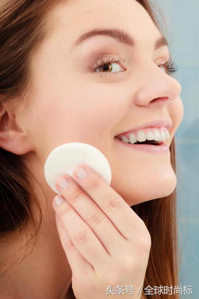 如何清洁毛孔里的脏东西,清洁脸部毛孔脏东西全过程