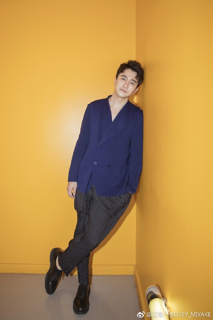 刘昊然青涩潘玮柏尴尬吴建豪乱穿衣？｜2018秋冬米兰男装周成绩单