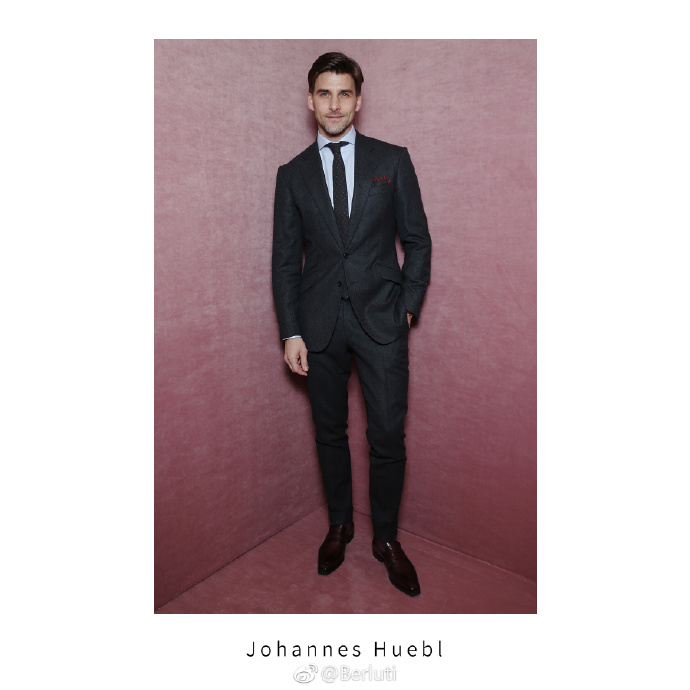 刘昊然青涩潘玮柏尴尬吴建豪乱穿衣？｜2018秋冬米兰男装周成绩单