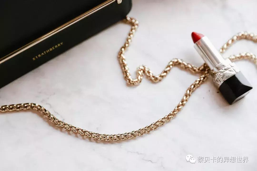 从上百只包里，她们精挑细选了这9只最爱的年度好包