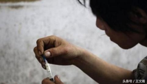 吸毒后想要在尿检后逃过一劫?吸毒后竟然往尿里加盐