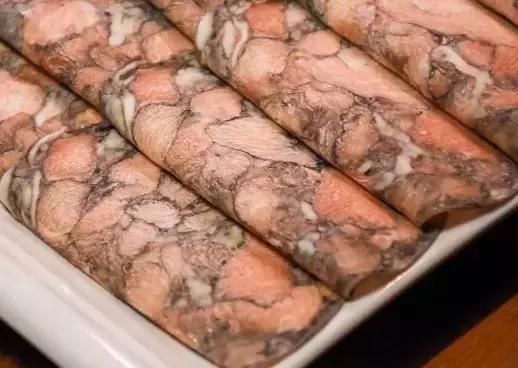 这家店老板说啦，毛肚不好吃就退货，你准备去退货吗？