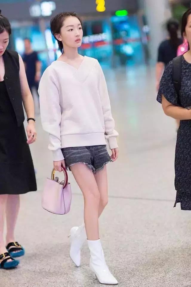 杨幂和热巴穿同款连衣裙,从杨幂赵丽颖到热巴肖战