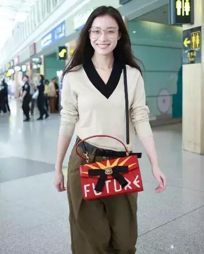 杨幂和热巴穿同款连衣裙,从杨幂赵丽颖到热巴肖战