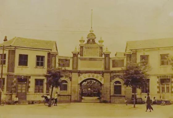 那些兼具美、雅的葡萄酒名字，如何在晚清时期诞生的