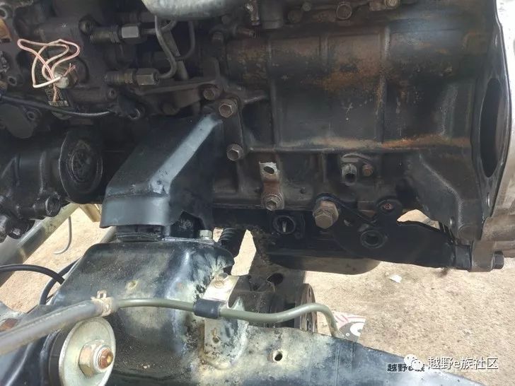 奇兵改帕杰罗发动机超选四驱,黑金刚改装新款帕杰罗内饰