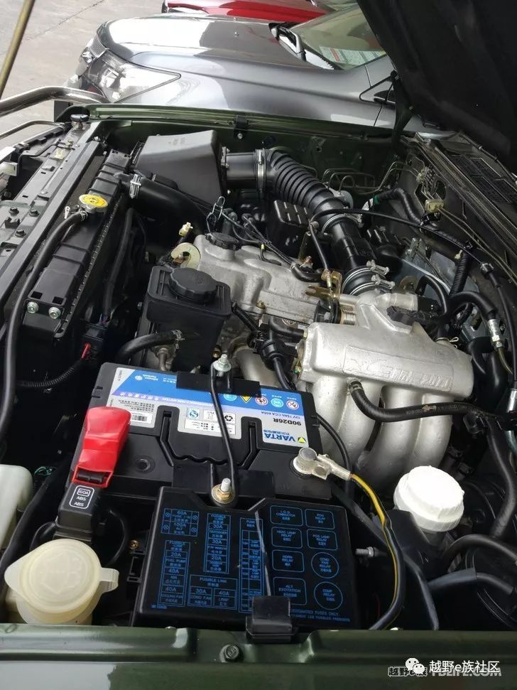 奇兵改帕杰罗发动机超选四驱,黑金刚改装新款帕杰罗内饰