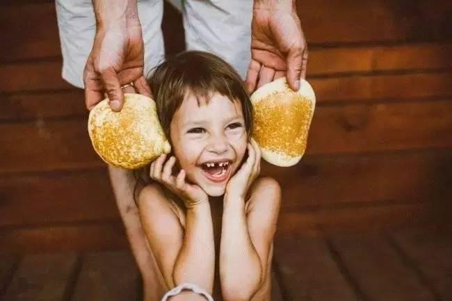 关于耳朵的英文绘本,奇妙的耳朵英语绘本