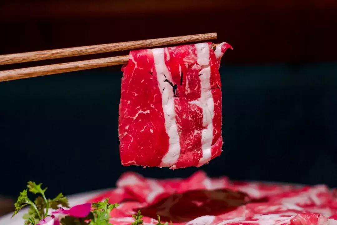 这家店老板说啦，毛肚不好吃就退货，你准备去退货吗？