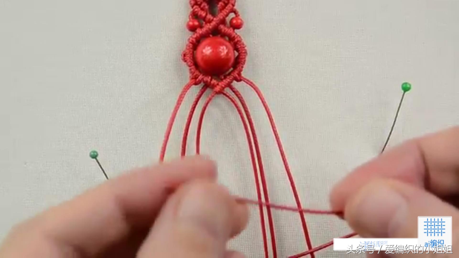 红色手链女款2022年新款编织教程,粉紫色鱼尾轮回手链编织教程