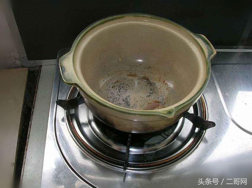 新老式砂锅熬药可以堵漏吗,新买的砂锅怎么处理才不容易破