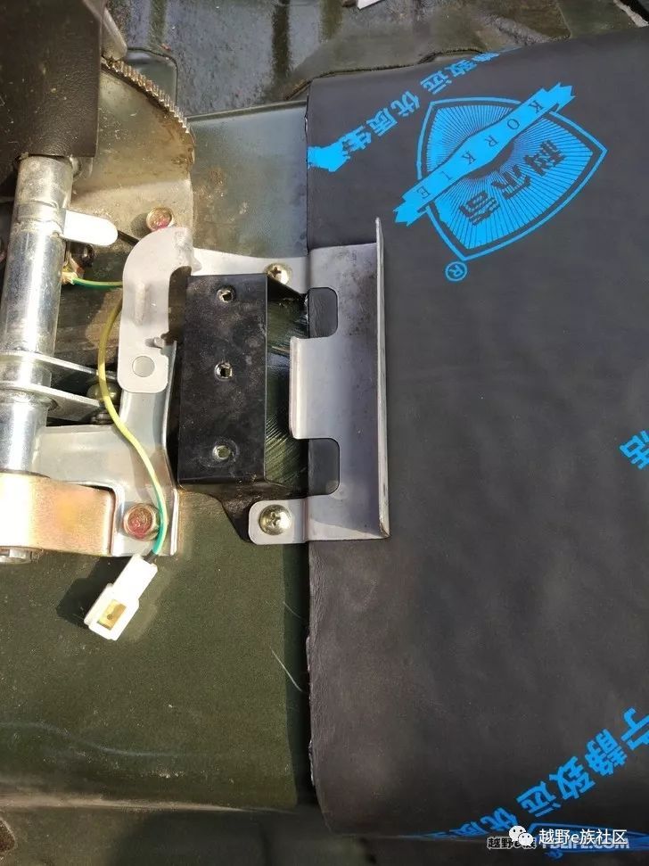 奇兵改帕杰罗发动机超选四驱,黑金刚改装新款帕杰罗内饰