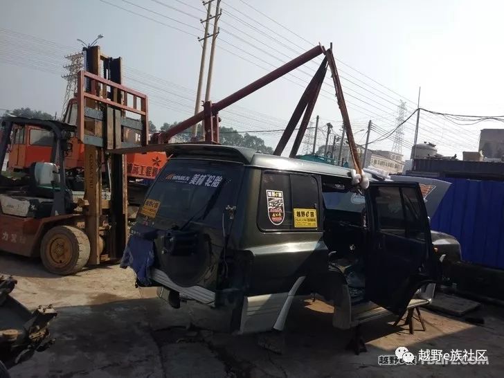 奇兵改帕杰罗发动机超选四驱,黑金刚改装新款帕杰罗内饰