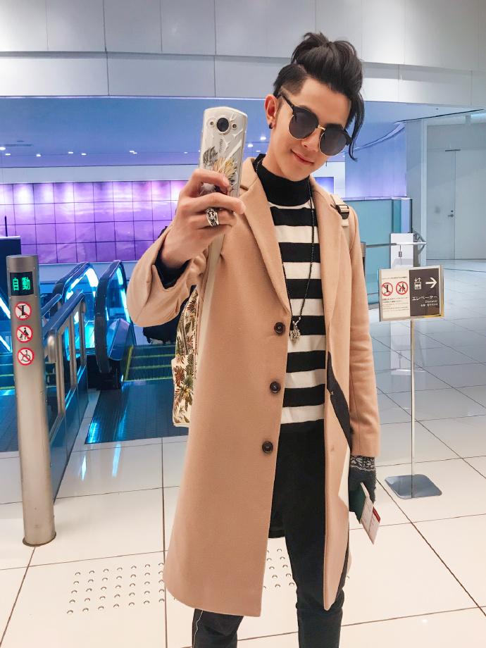 破壁男神汪东城酷爱动漫,没想到连手机也是美图M8s七龙珠限量版