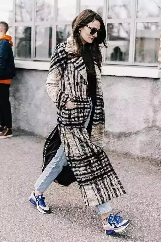 杨幂和热巴穿同款连衣裙,从杨幂赵丽颖到热巴肖战