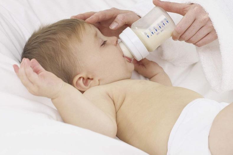 母乳妈妈选择什么奶瓶,新生儿奶瓶大小怎么选择