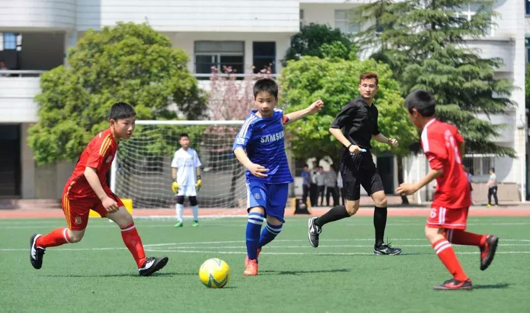 校园足球生命力在于体教结合,校园足球不要有球可踢