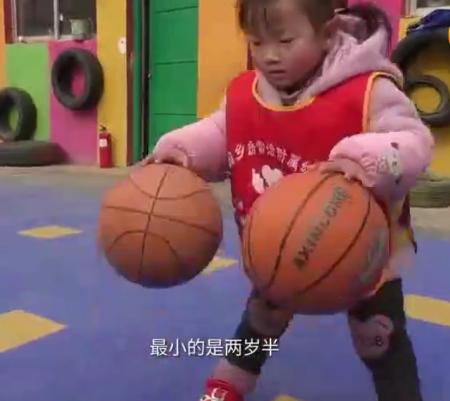 幼儿园最酷的篮球操,小朋友跳篮球操视频