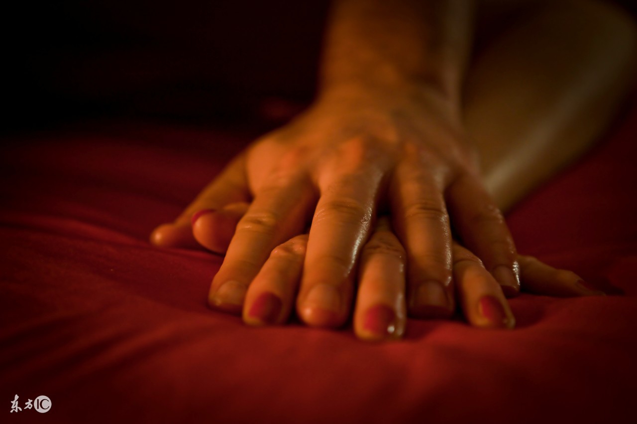 半夜口苦口干的原因和治疗方法,晨起口干口苦口臭是什么原因啊