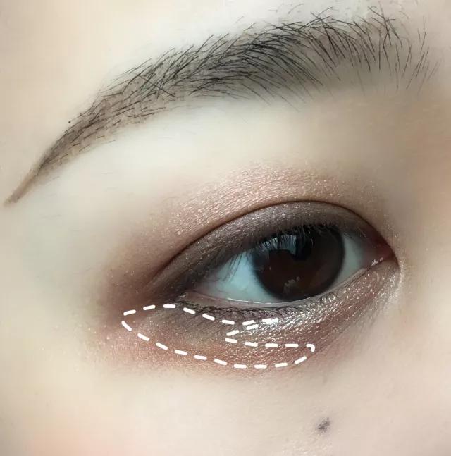 内双眼妆教程之清冷氛围感眼妆,内双卧蚕眼妆