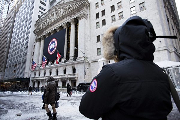 “加拿大鹅”羽绒服热销催生仿冒品全球都存在假货