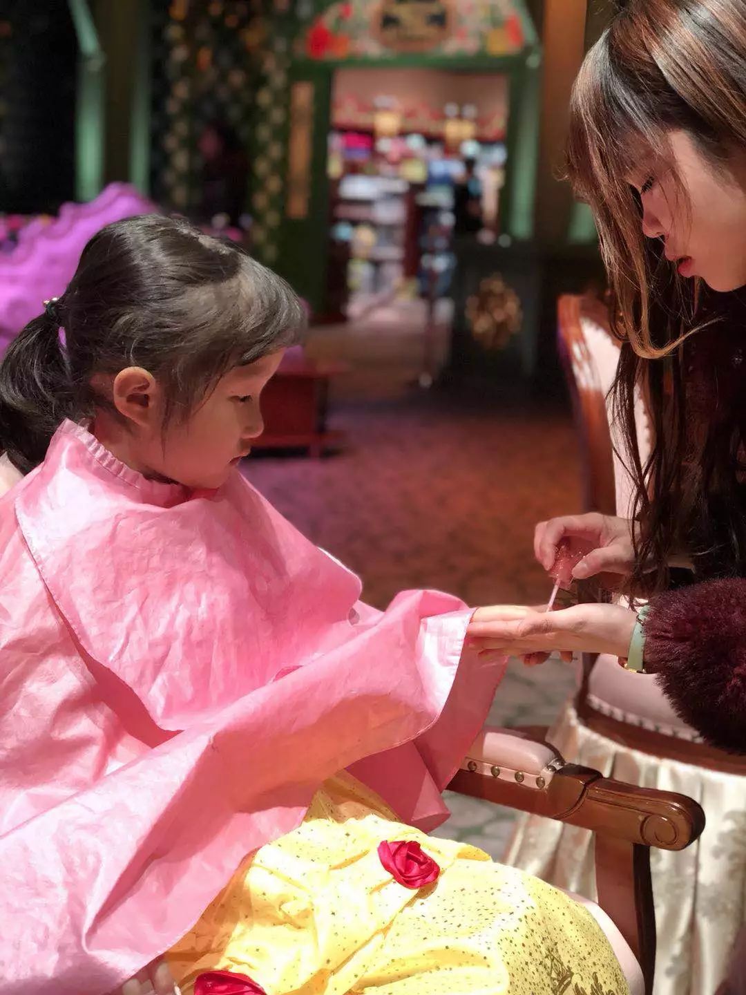 香港迪士尼攻略一日游最新版,香港迪士尼游玩全攻略路线推荐