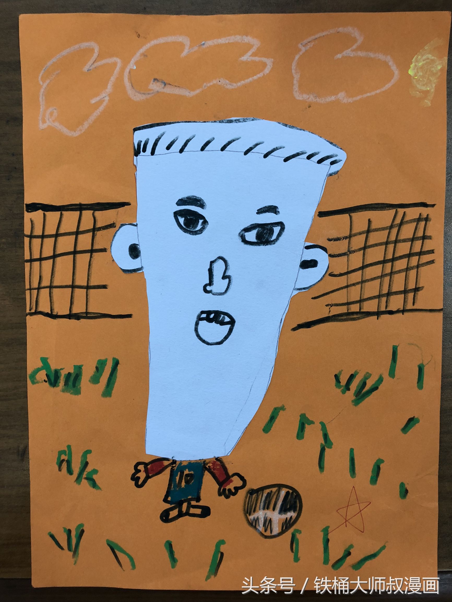 毁童年漫画：小学生画出来的梅西是怎样的？五花八门，笑岔气了