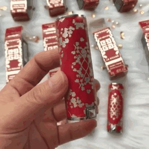 歪果仁是不是对中国元素有什么误解？看看这些大牌狗年限量版！