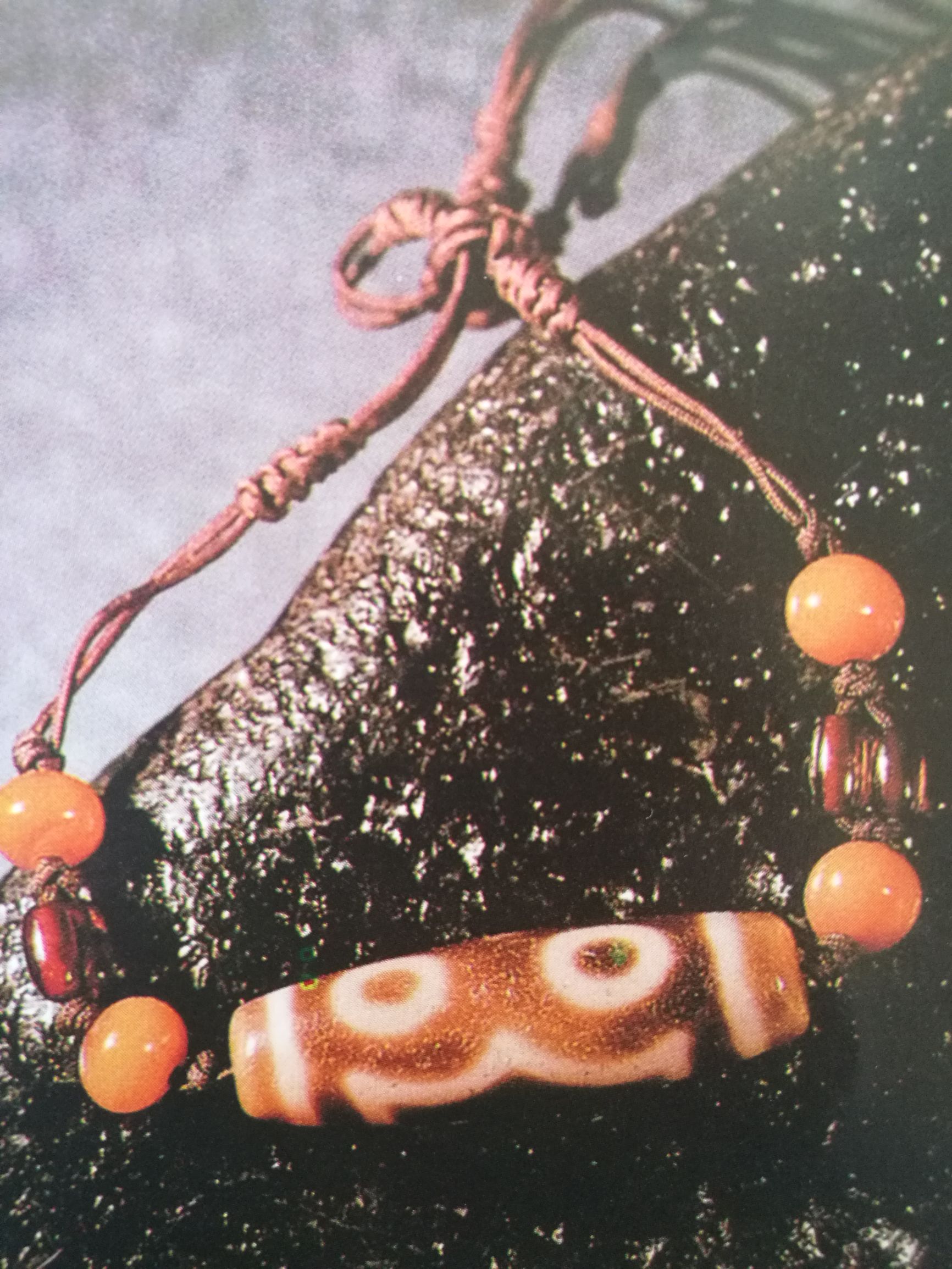 天珠最简单的鉴别方法,天珠鉴别及佩戴功效