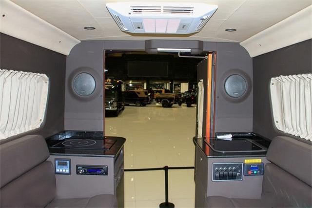 这款车国内仅3辆,比奔驰G系还霸气,500万被李晨买下!