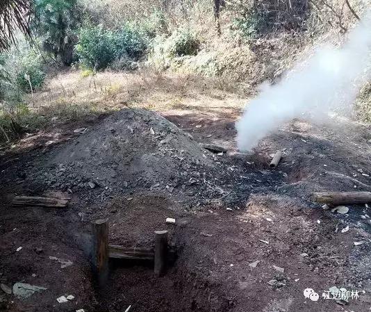 湘西地区土法烧炭,湘西木炭烧制