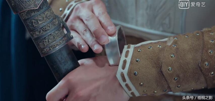 蔺晨拿出赤焰手环回忆混剪,琅琊榜飞流拿水泼蔺晨是哪集