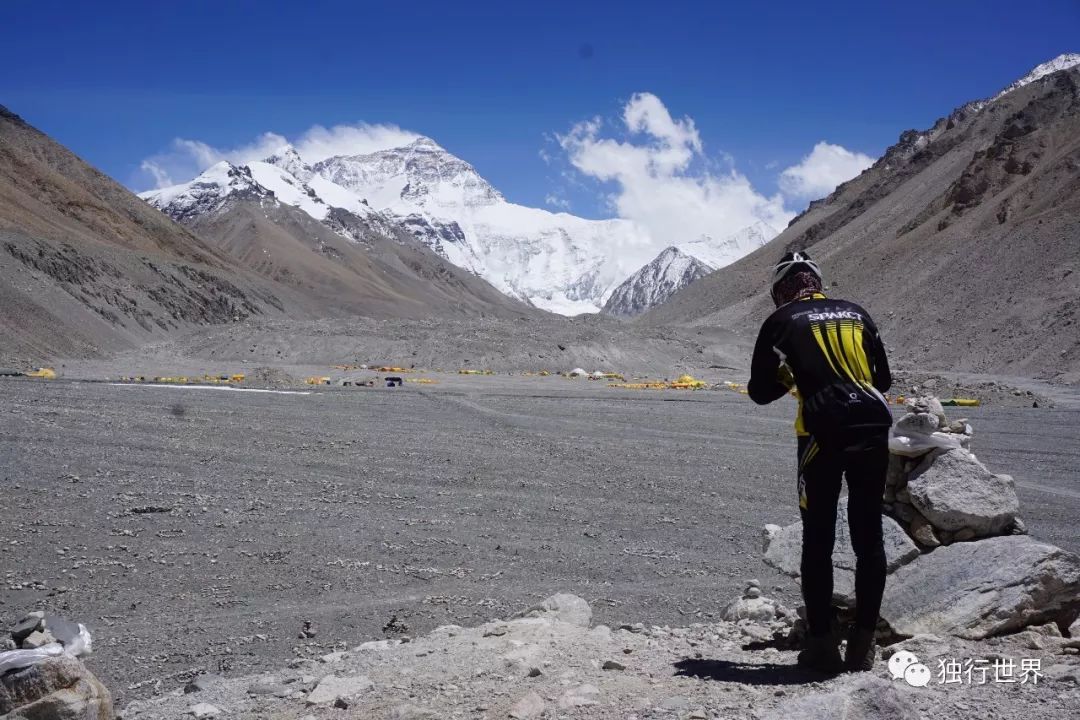 当你还在为生活抱怨,当你还在抱怨生活不易的时候